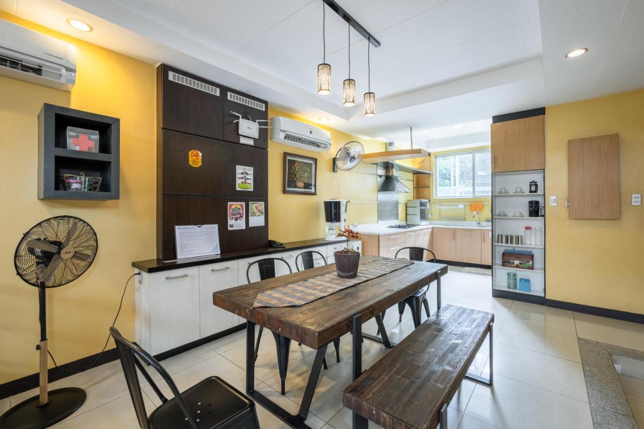 Casa Heradurra Uno/Dos Manila Luaran gambar