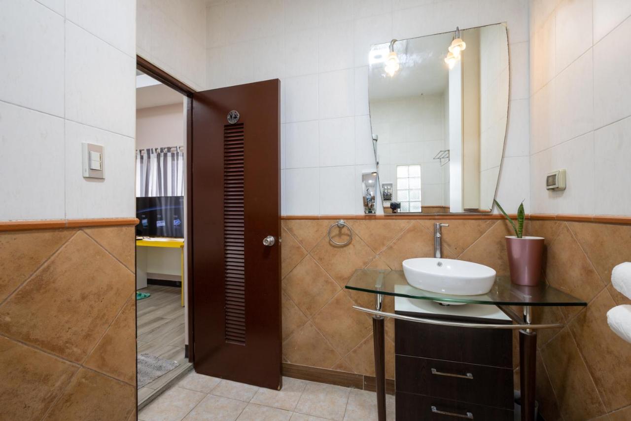 Casa Heradurra Uno/Dos Manila Luaran gambar