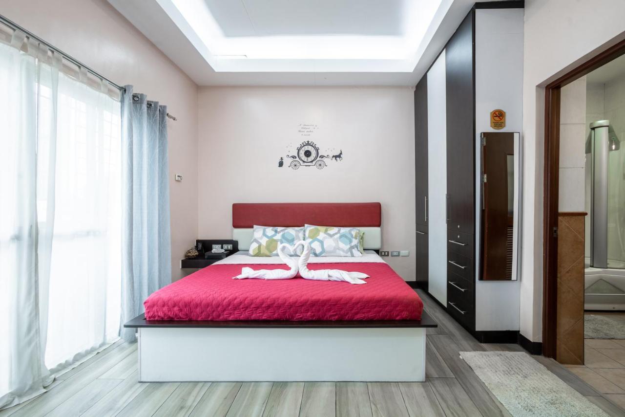 Casa Heradurra Uno/Dos Manila Luaran gambar